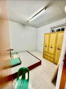 Taman Ungku Tun Aminah, Skudai的平层住宅，照片3
