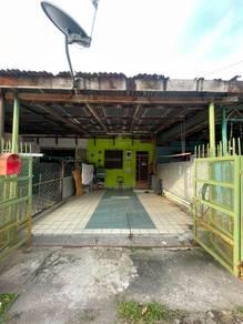 Taman Kemajuan, Likas, Kota Kinabalu的房屋，照片1