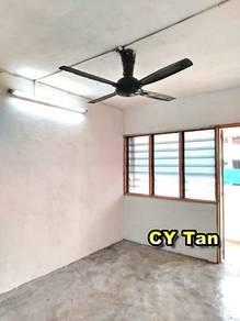Flat at Jalan Tengah, Bayan Baru, photo 2