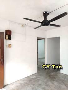 Flat at Jalan Tengah, Bayan Baru, photo 3