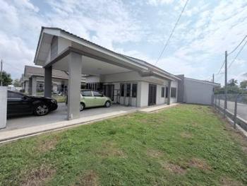 Bungalow at Balok Makmur, Balok, photo 1