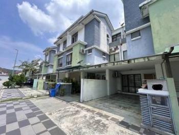 Park Villa Bandar Bukit Puchong 2, Puchong的联排别墅，照片2