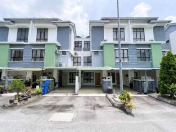 Park Villa Bandar Bukit Puchong 2, Puchong的联排别墅，照片1