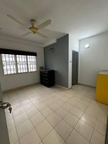 Apartment at Jalan Kasturi, Taman Bukit Serdang, Seri Kembangan, photo 5
