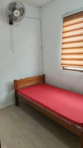 卧室 – Flat PKNS Seksyen 7, Shah Alam的组屋，照片4