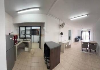 Apartmen di Pangsapuri Damai, Subang Bestari, foto 1