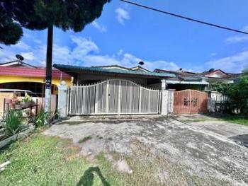 Jalan Rumbia, Taman Daya, Johor Bahru的房屋，照片1