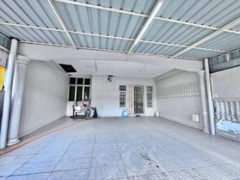 Jalan Rumbia, Taman Daya, Johor Bahru的房屋，照片2