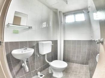 Bathroom – Room at Pangsapuri Saujana, Gombak, photo 7