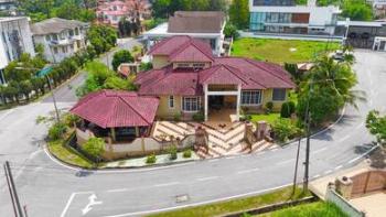 Bungalow at Jalan Pekaka Seksyen 8, Kota Damansara, photo 1
