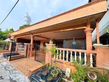 Bungalow at Taman Batu Muda, Batu, photo 2