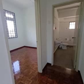 Prima beruntung Jalan Anggerik, Bukit Beruntung的平房，照片10