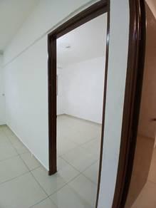 Flat at Blok 84, Seksyen 24, Shah Alam, photo 4