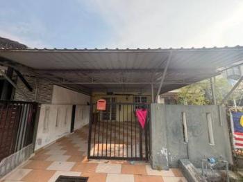 House at Taman Sri Haneco, Semenyih, photo 1