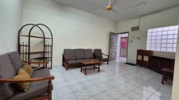 客厅/饭厅 – Block E, Kota Kinabalu的公寓，照片1