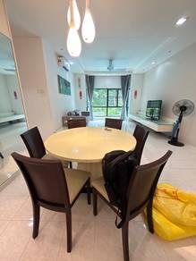 Ruang tamu & makan – Kondominium di Alpine Tower, Bukit Jambul, foto 2