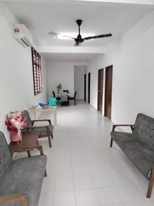 Ruang tamu & makan – Rumah Bandar di Scientex Maju, Kulai, foto 1
