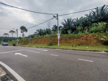 Rumah di Jalan Puyuh, Kulai, foto 1