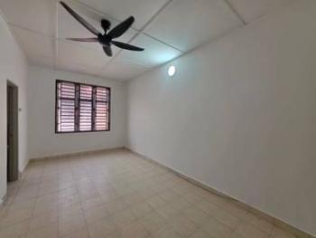 House at Jalan Cempaka, Kulai, photo 2