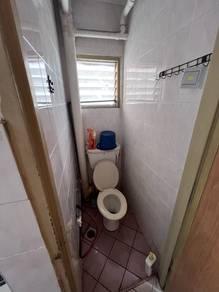 浴室 – Flat PKNS Seksyen 7, Shah Alam的组屋，照片2