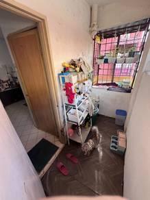 阳台 – Flat PKNS Seksyen 7, Shah Alam的组屋，照片4