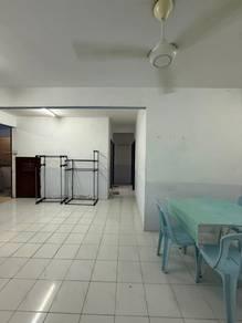Apartment at Jalan Sri Putri, Taman Putri Kulai, Kulai, photo 1
