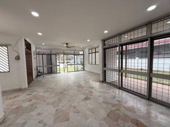 Banglo di Taman Suria, Johor Bahru, foto 2