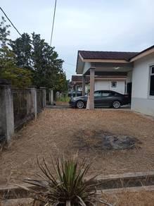 Bungalow at Jalan Seri Impian, Kluang, photo 1