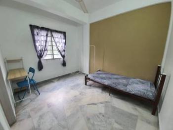 Bedroom – Room at Kelana Idaman 5, Ara Damansara, photo 1