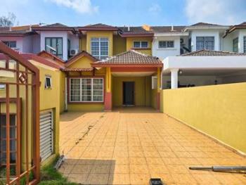 Rumah di Anggerik Liparis, Shah Alam, foto 1
