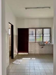 厨房 – Taman Pinggiran Senawang, Senawang的房屋，照片6