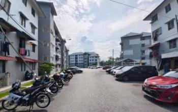Flat at Jalan Sri Perkasa 1/1, Johor Bahru, photo 1