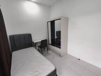 Bilik tidur – Bilik di Jalan Scientex Jaya 12, Senai, foto 5