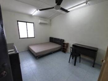 TAMAN UNGKU TUN AMINAH, Skudai的房屋，照片2