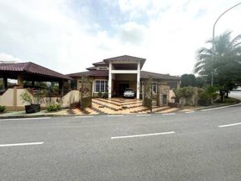 Bungalow at Jalan Pekaka Seksyen 8, Kota Damansara, photo 1
