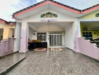 Rumah di Jalan Merbuk, Kulai, foto 1