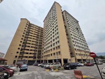 Flat at Tanjung Merdeka Villa, Ampang, photo 1