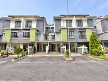 Rumah Bandar di Park Villa, Puchong, foto 1