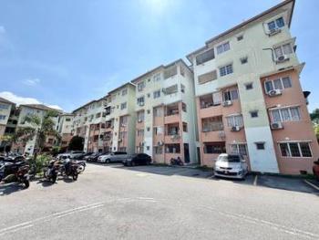 Taman Kajang Utama, Kajang的平层住宅，照片1