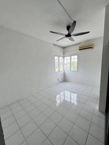 Taman Kajang Utama, Kajang的平层住宅，照片3