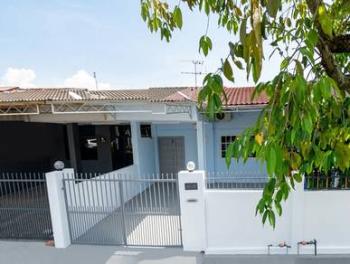 House at Taman Lip Sin, Sungai Dua, photo 1
