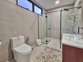 Bathroom – Bungalow at Section 14, Petaling Jaya, photo 5