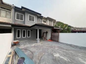 Jalan Anggerik, Bukit Beruntung的房屋，照片2