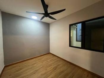 Pangsapuri di Jalan Anggerik 6, Bukit Beruntung, foto 3