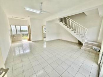Taman Bunga Raya, Bukit Beruntung的房屋，照片1