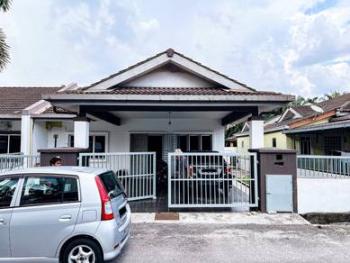House at Taman Riveria, Klang, photo 1