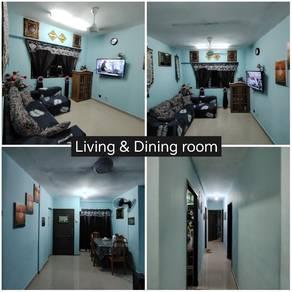 Ruang tamu & makan – Bilik di Desa Rejang, Wangsa Maju, foto 3