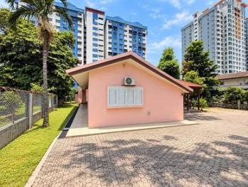 Bungalow at Jalan SS1, Kampung Tunku, Petaling Jaya, photo 3