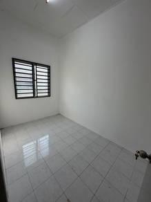 House at No 8141 Jalan Merak 11, Kulai, photo 1