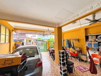 House at Jalan Adenium, Bukit Beruntung, photo 2